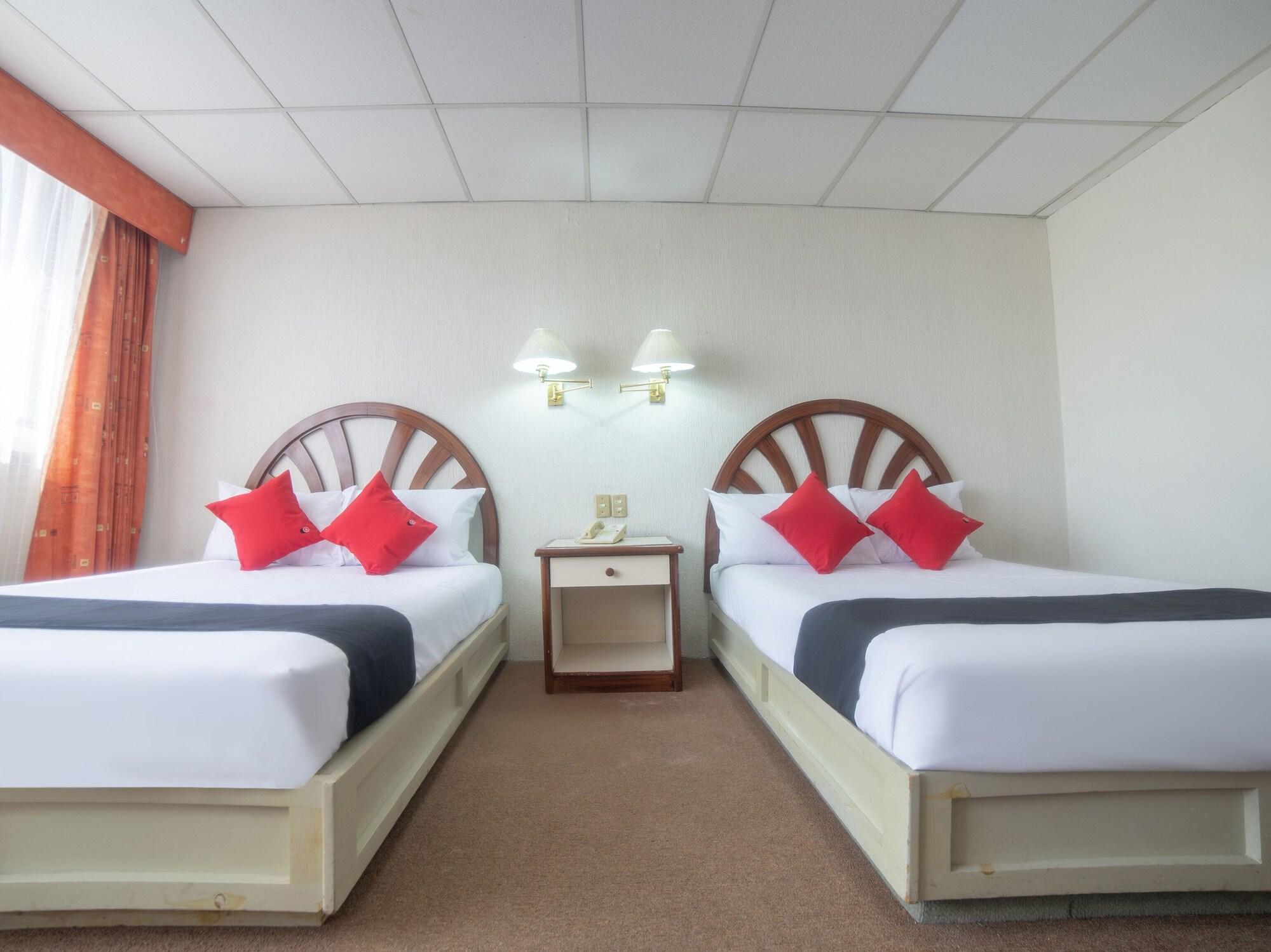 Capital O Hotel Casa Real Celaya Селая Экстерьер фото