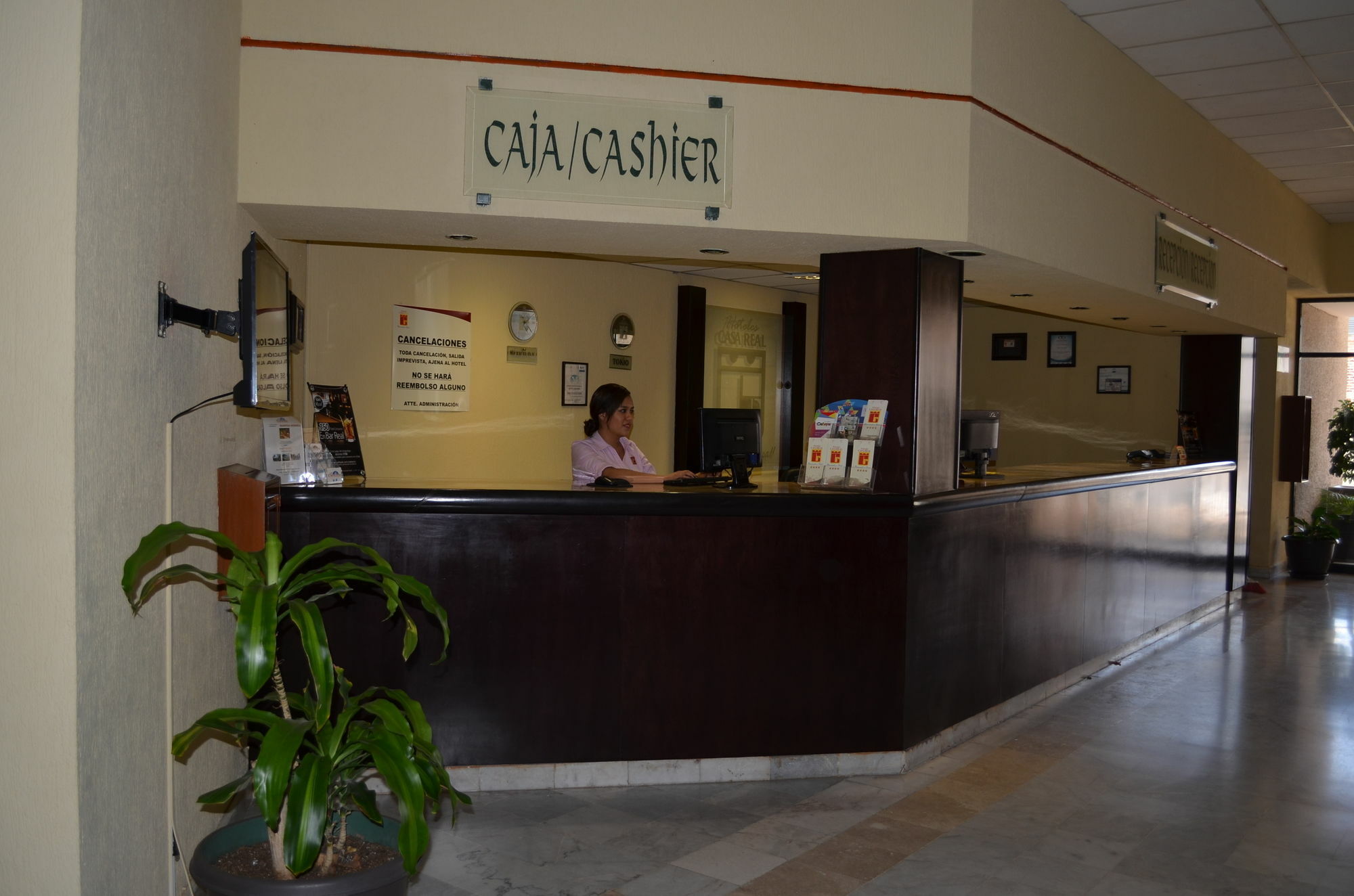 Capital O Hotel Casa Real Celaya Селая Экстерьер фото