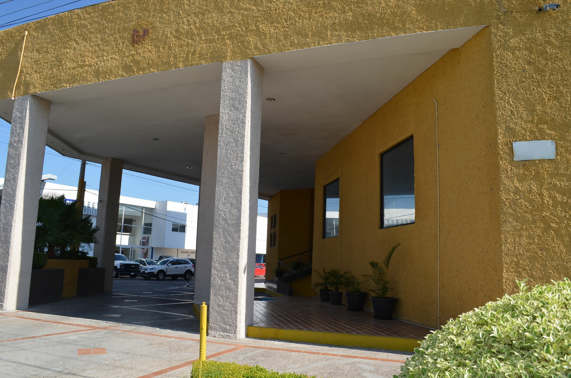 Capital O Hotel Casa Real Celaya Селая Экстерьер фото