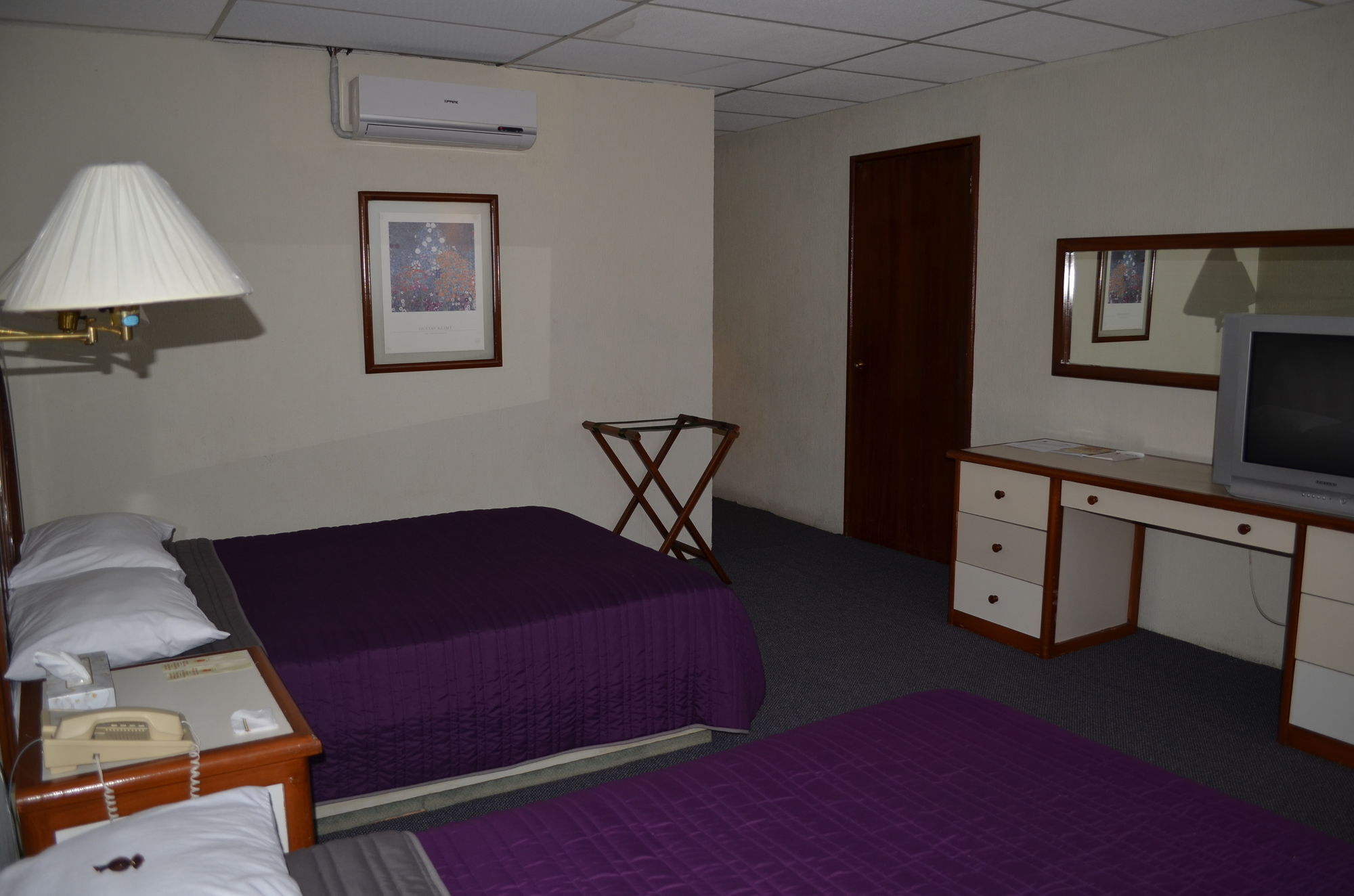 Capital O Hotel Casa Real Celaya Селая Экстерьер фото