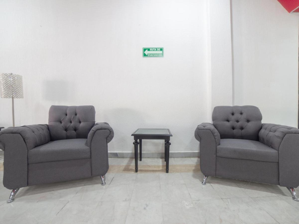 Capital O Hotel Casa Real Celaya Селая Экстерьер фото